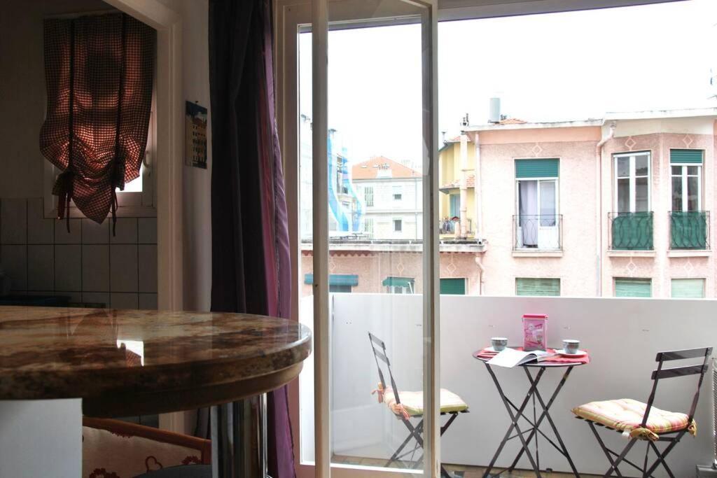 Ferienwohnung Nice Center - Bright Studio Balcony Wifi & Aircon Exterior foto