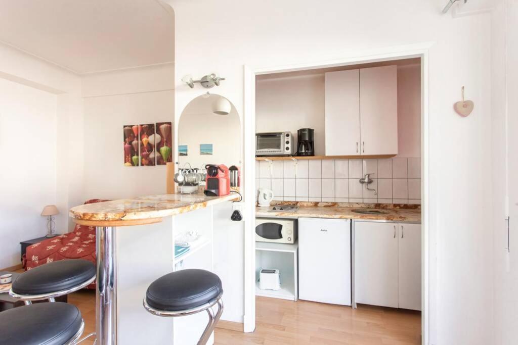 Ferienwohnung Nice Center - Bright Studio Balcony Wifi & Aircon Exterior foto